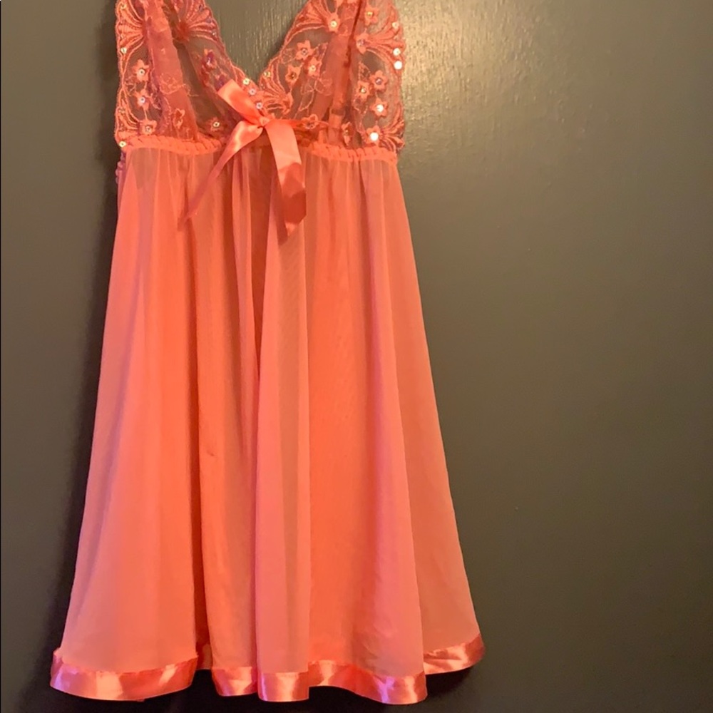 Very pretty nightgown